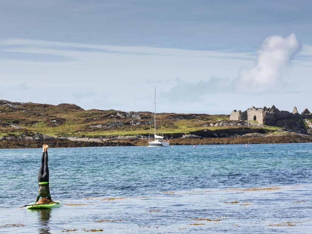 The Beach, Days Bar And B&B Inishbofin Exterior photo