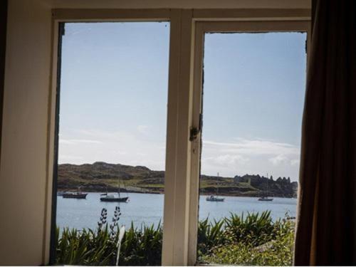 The Beach, Days Bar And B&B Inishbofin Room photo