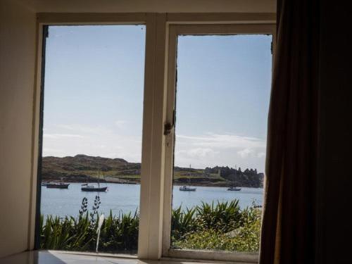 The Beach, Days Bar And B&B Inishbofin Room photo